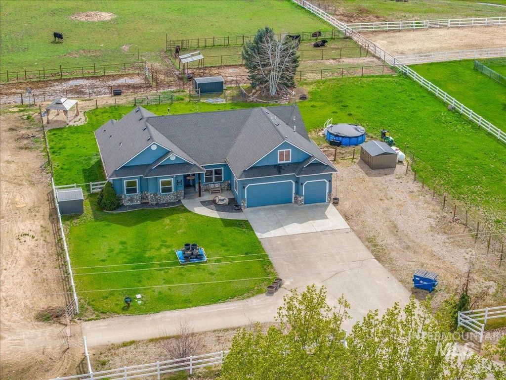 Photo of 25940 Lansing Ln, Middleton, ID 83644 (MLS # 98985986)