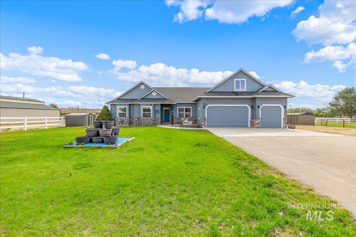 25940 Lansing Ln