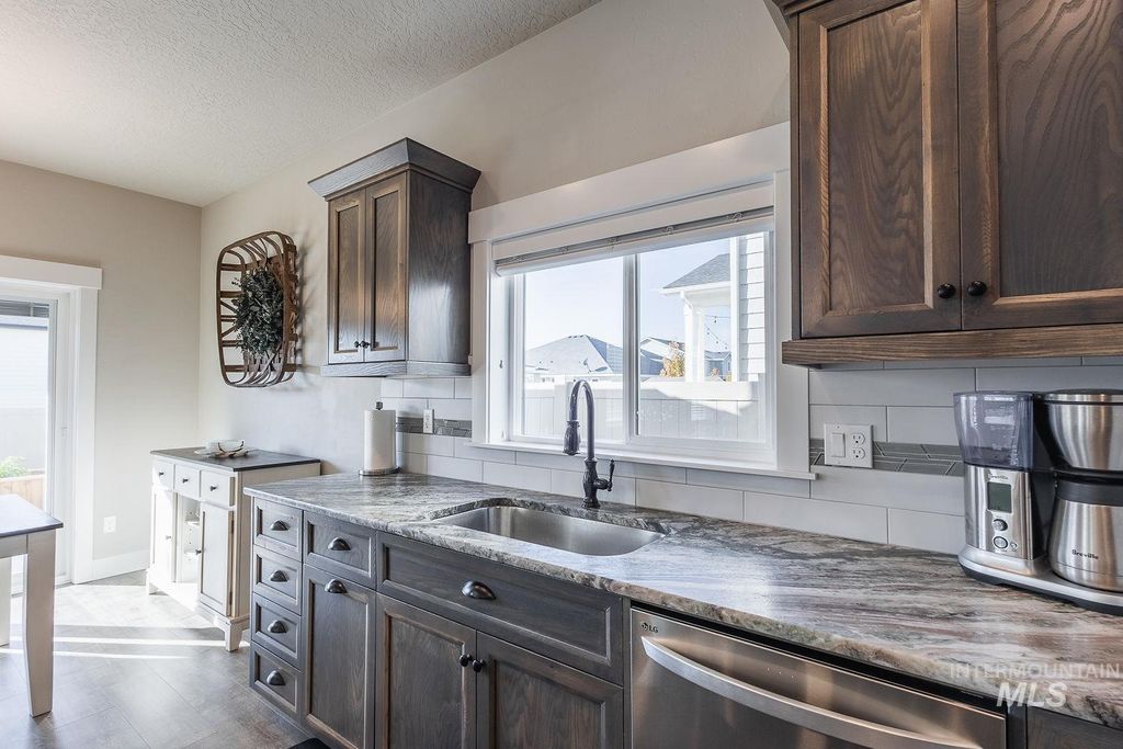 Photo of 11065 White River St, Caldwell, ID 83605 (MLS # 98966431)