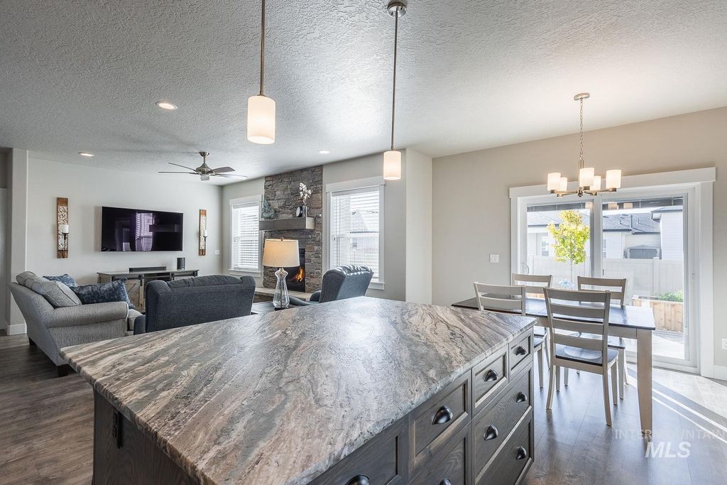 Photo of 11065 White River St, Caldwell, ID 83605 (MLS # 98966431)