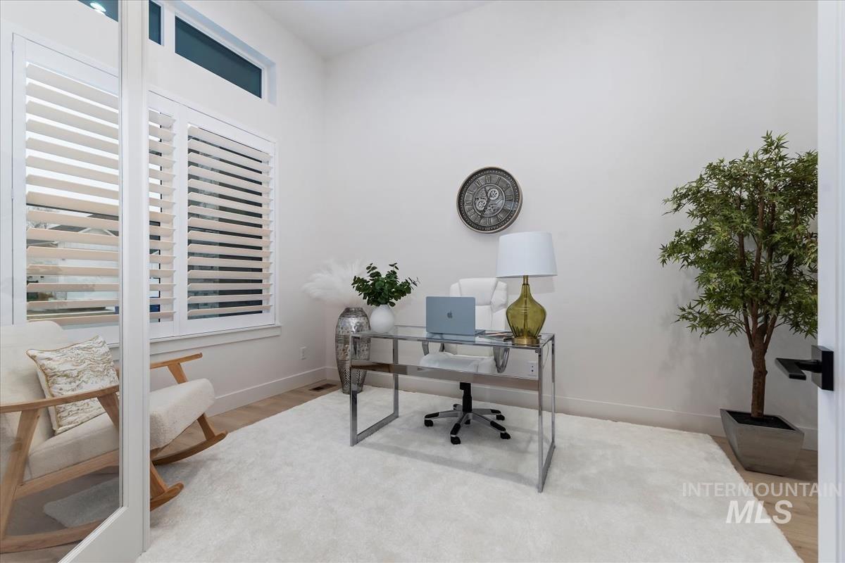 207 S Eagles Roost Way