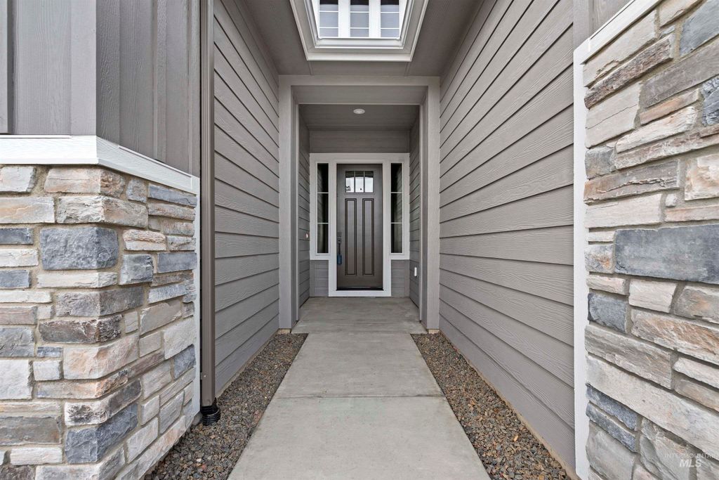 Photo of 85 S Sunniva Ave, Kuna, ID 83634 (MLS # 98976735)