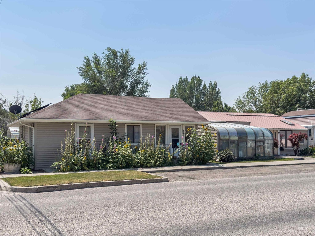 Photo of 401 E 16th St, Burley, ID 83318 (MLS # 99001587)