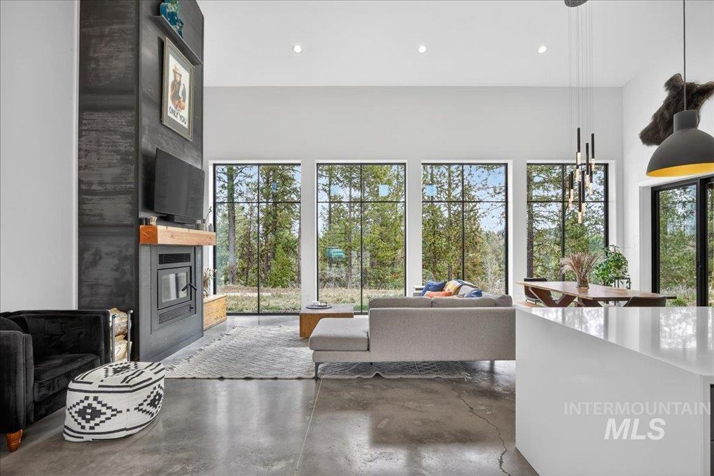 Photo of 16 Lost River Dr, McCall, ID 83638 (MLS # 98984234)