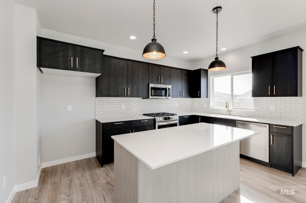 Photo of 18433 N Sweet William Ave, Nampa, ID 83687 (MLS # 98969740)