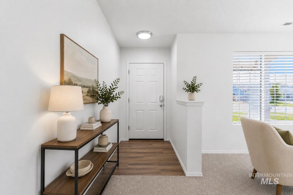 Photo of 1802 E Kentucky Ave, Nampa, ID 83686 (MLS # 98992853)