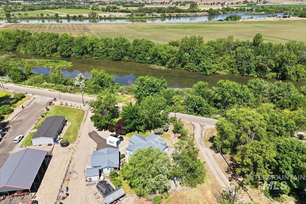 Photo of 10762 N River Road, Payette, ID 83661 (MLS # 98988681)