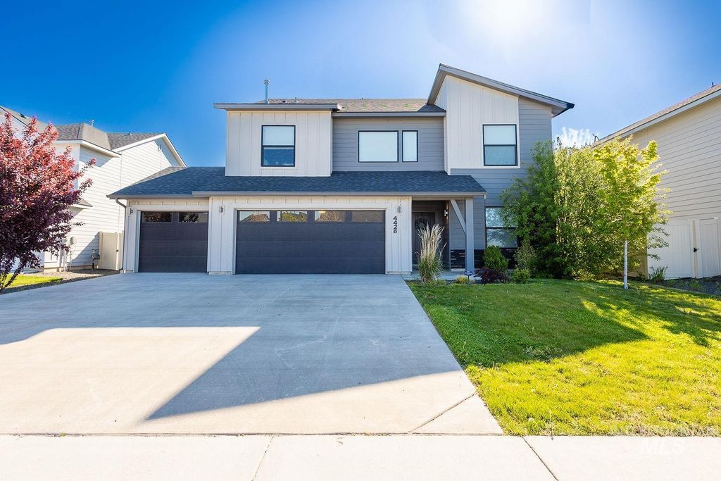 Photo of 4428 N Brandy Creek Ave, Meridian, ID 83646 (MLS # 98984575)