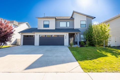Photo of 4428 N Brandy Creek Ave, Meridian, ID 83646 (MLS # 98984575)
