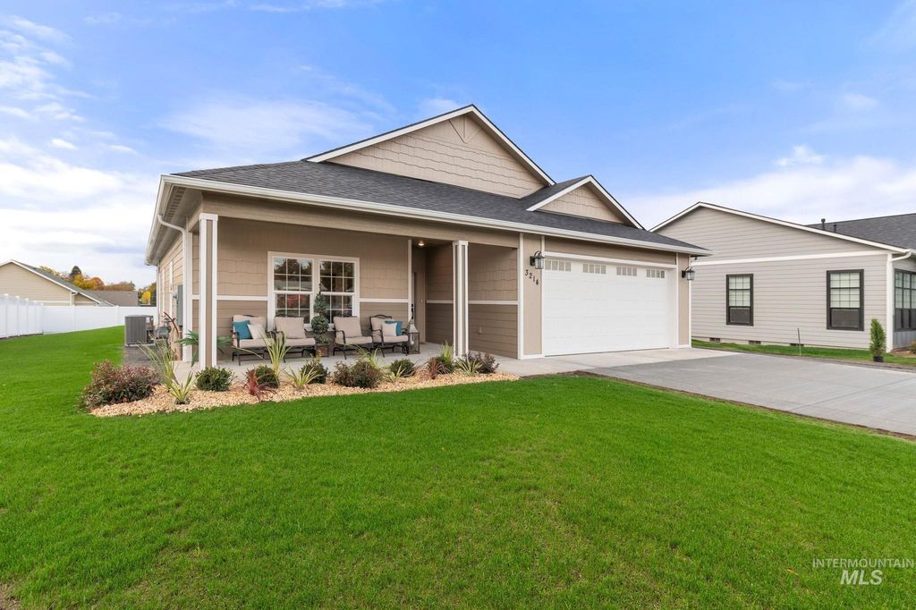 Photo of 3214 Blackhawk Crt, Lewiston, ID 83501 (MLS # 98967014)