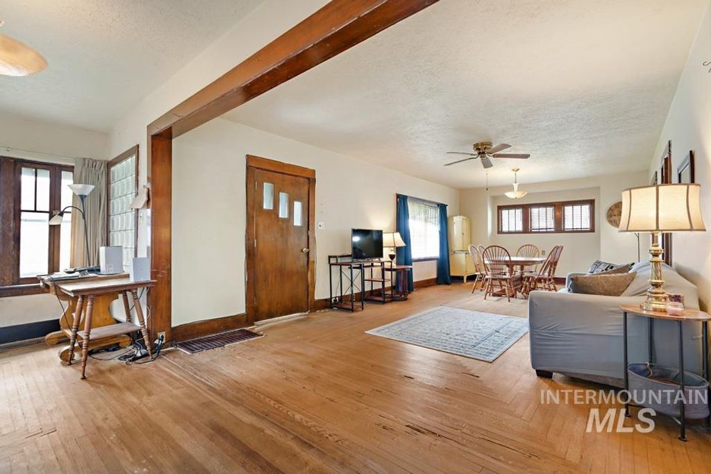 Photo of 925 2nd Ave S, Payette, ID 83661 (MLS # 98979856)