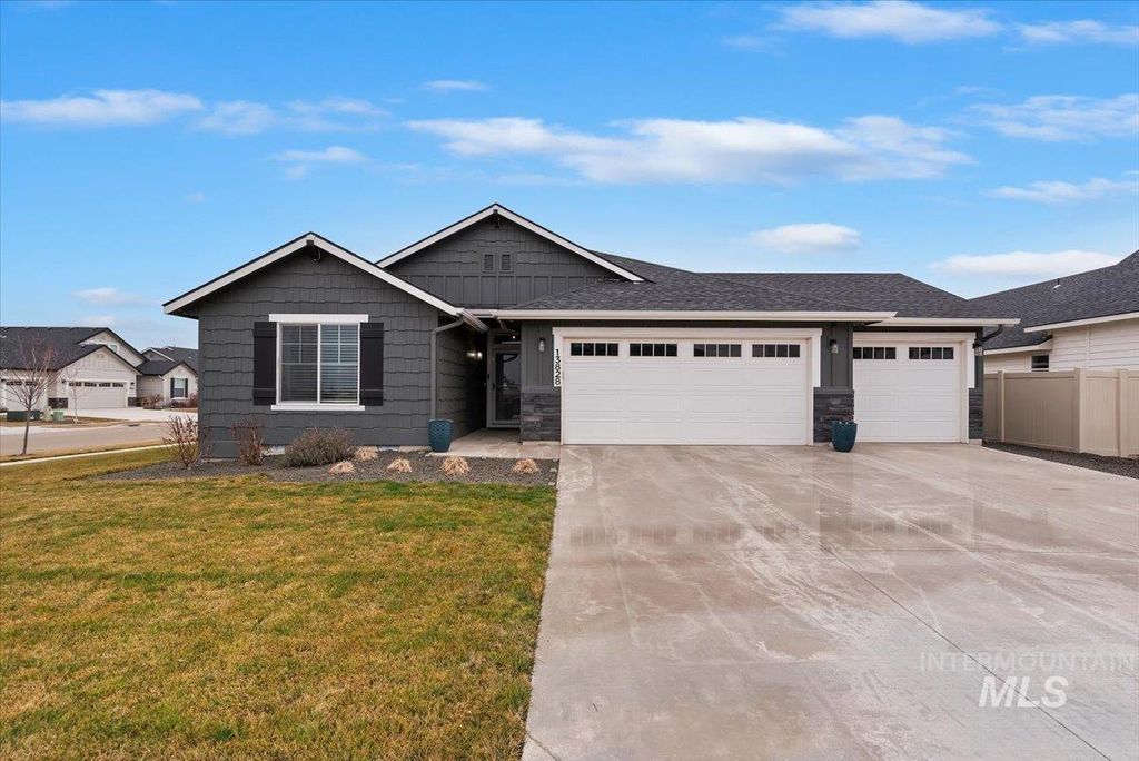 Photo of 13828 S Opus Ave, Nampa, ID 83651 (MLS # 98975235)