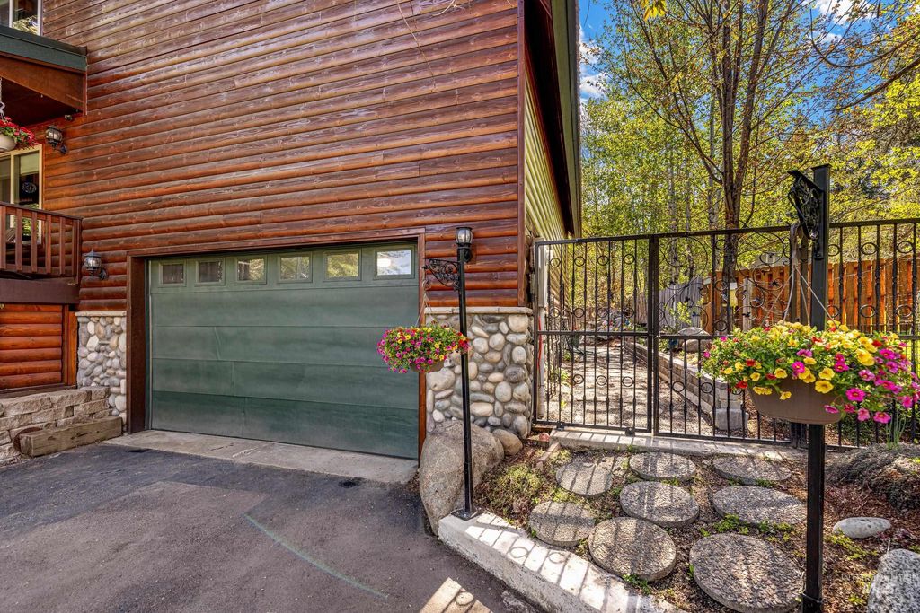 Photo of 911 Davis Avenue, McCall, ID 83638 (MLS # 98971906)