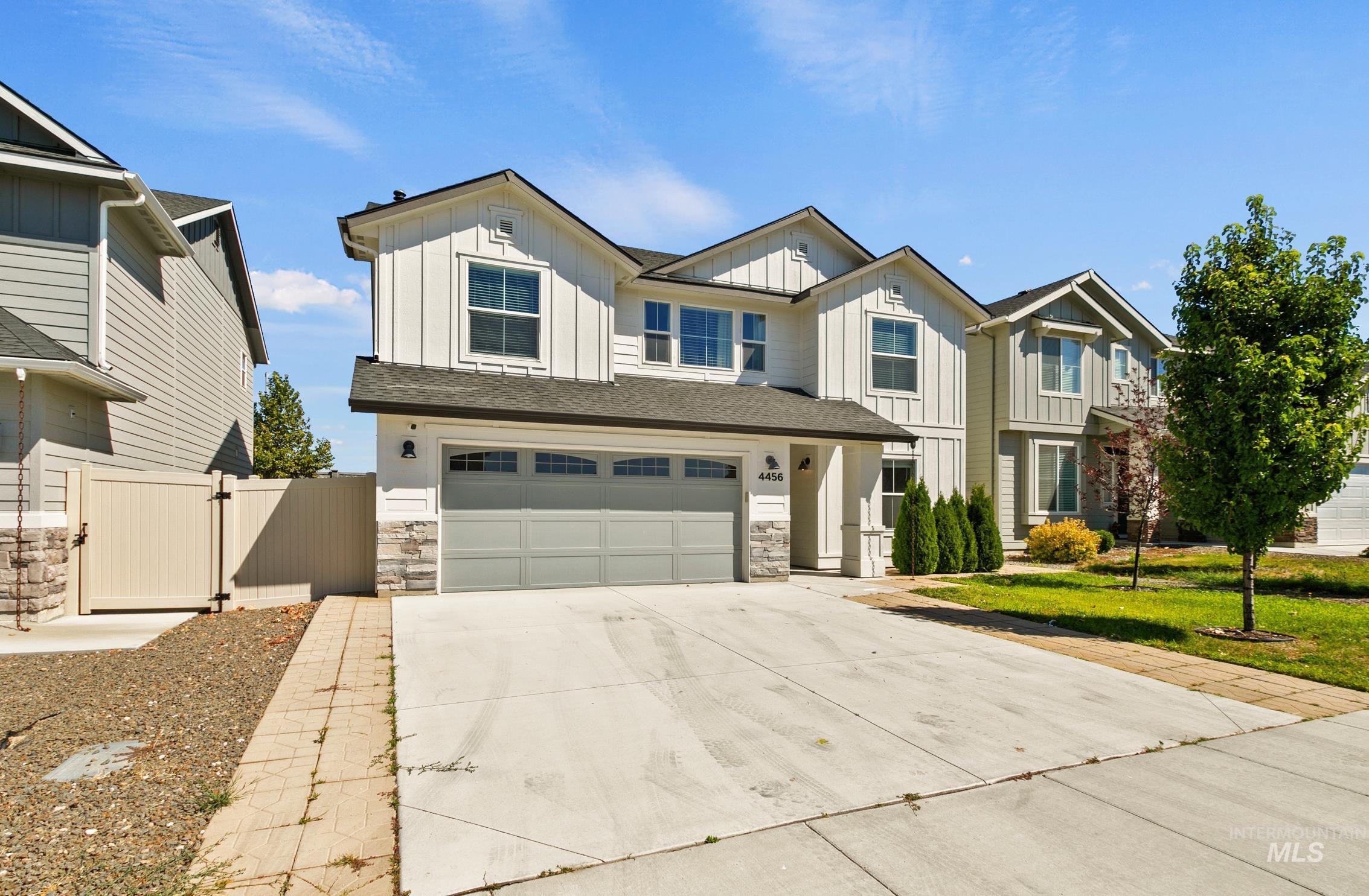 4456 W Silver River St