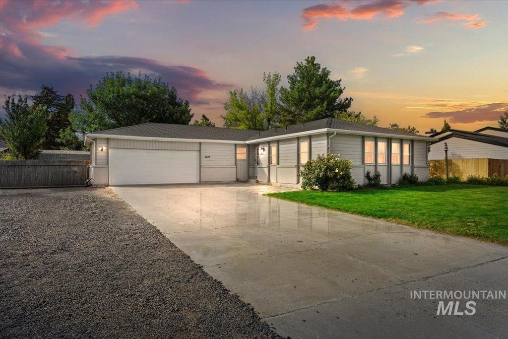 Photo of 2522 Elizabeth Blvd, Twin Falls, ID 83301 (MLS # 98963686)