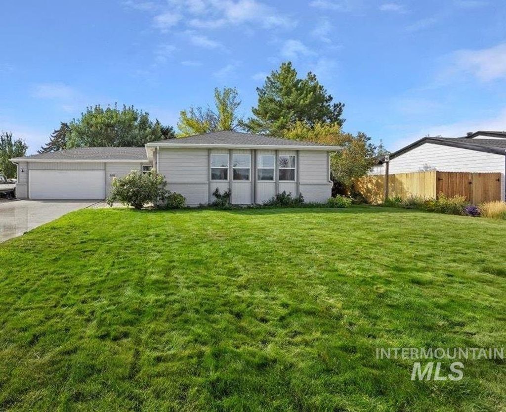Photo of 2522 Elizabeth Blvd, Twin Falls, ID 83301 (MLS # 98963686)