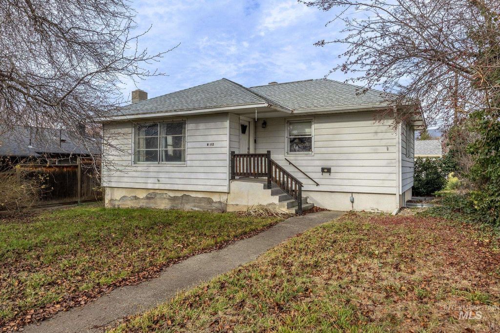 Photo of 112 W 18th Ave, Lewiston, ID 83501 (MLS # 98974322)