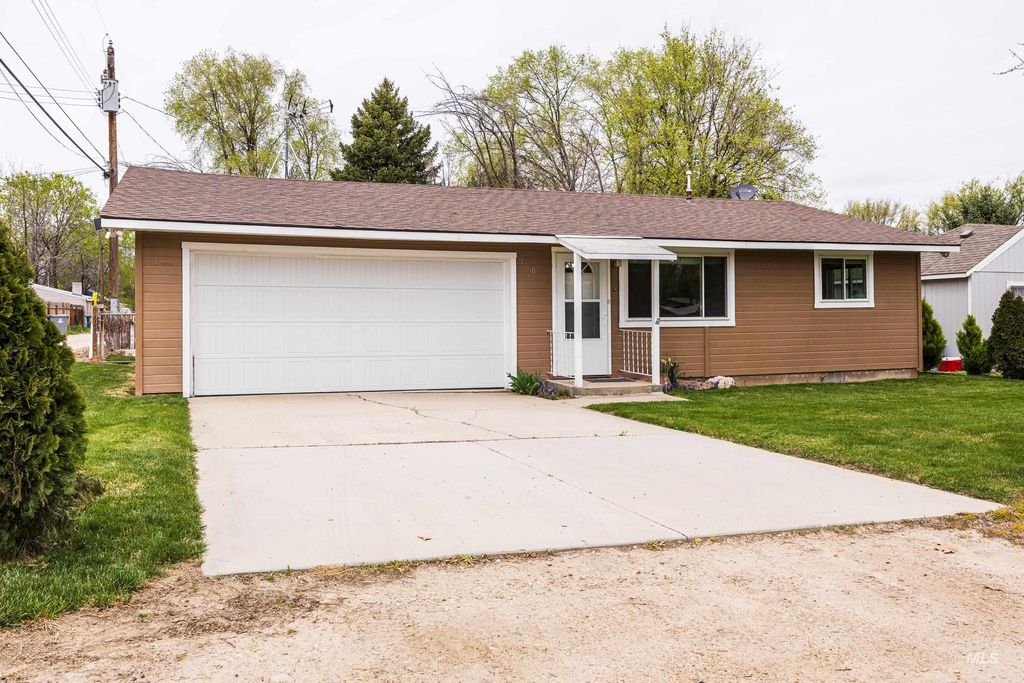 Photo of 106 17th Avenue, Caldwell, ID 83605 (MLS # 98980467)