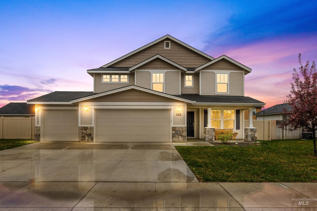 Photo of 141 SW Crimson, Mountain Home, ID 83647 (MLS # 98980763)