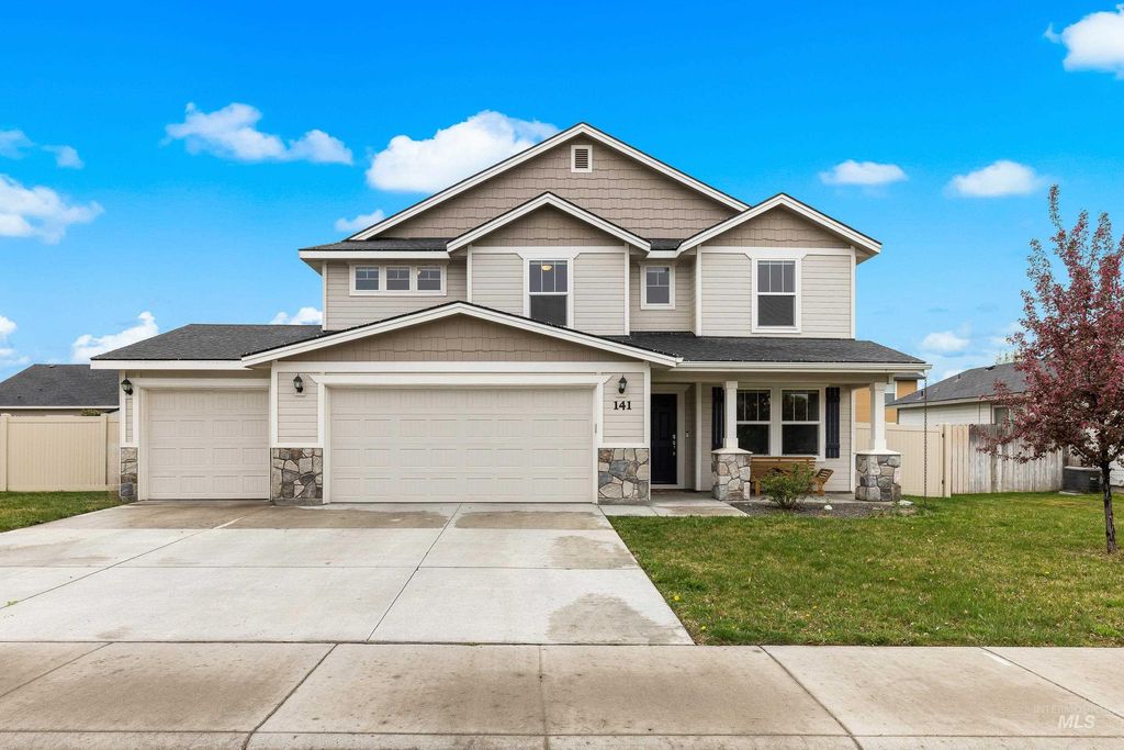 Photo of 141 SW Crimson, Mountain Home, ID 83647 (MLS # 98980763)