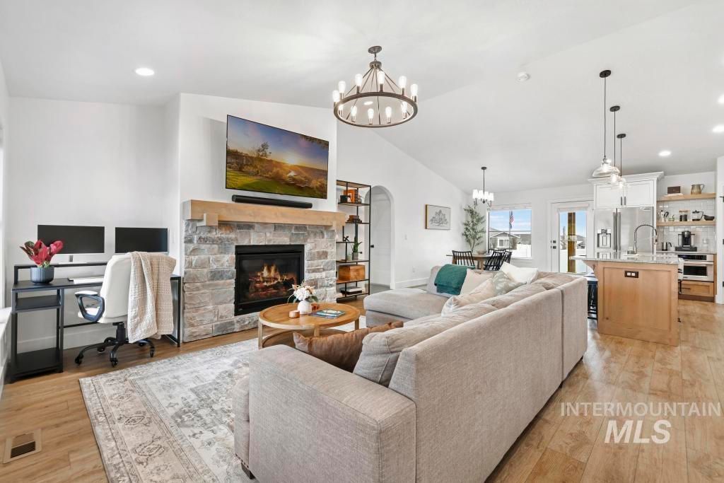 Photo of 1432 Clearwater Way, Twin Falls, ID 83301 (MLS # 98980419)