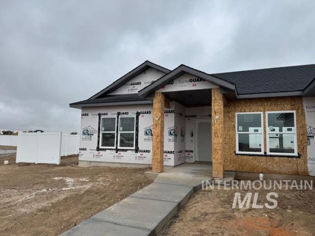 Photo of 2020 Lowline Ave, Twin Falls, ID 83301 (MLS # 98965105)