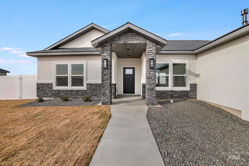 Photo of 2020 Lowline Ave, Twin Falls, ID 83301 (MLS # 98965105)