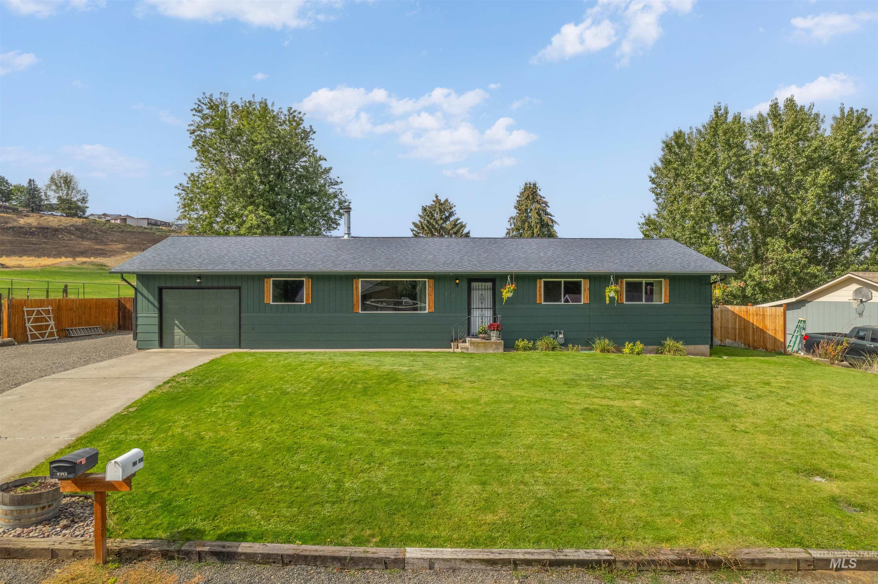 2732 26th St, Clarkston, Washington image 1