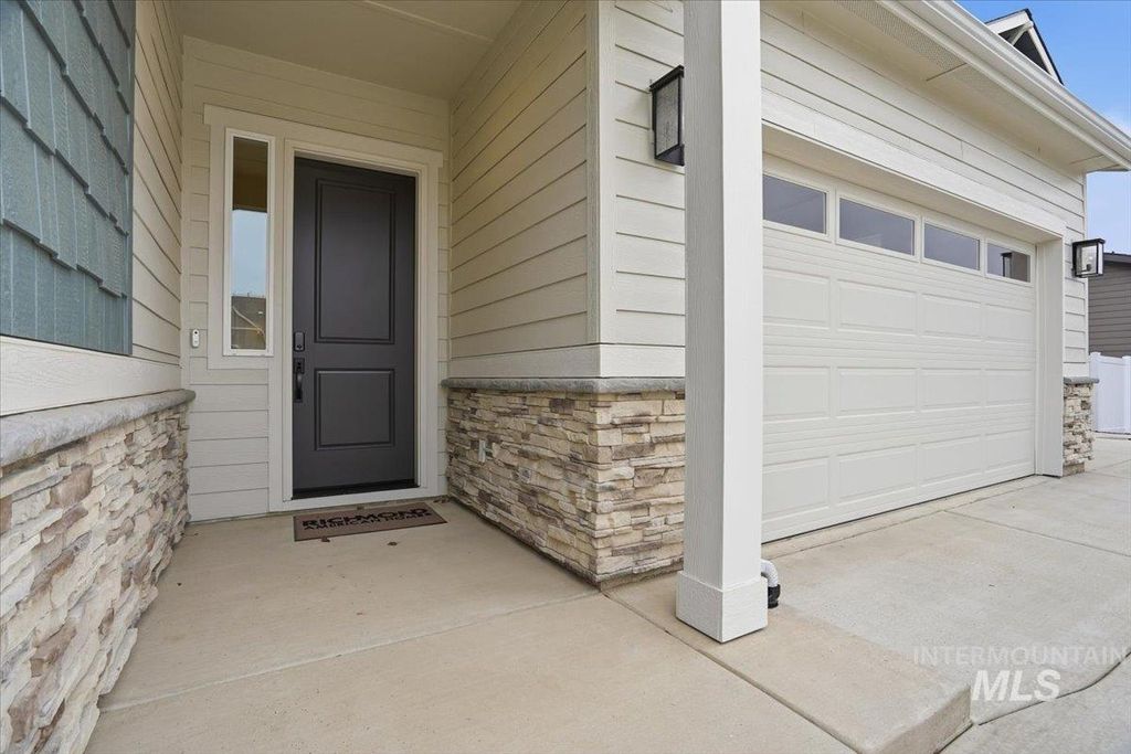 Photo of 857 N Falling Water Way, Eagle, ID 83616 (MLS # 98972621)