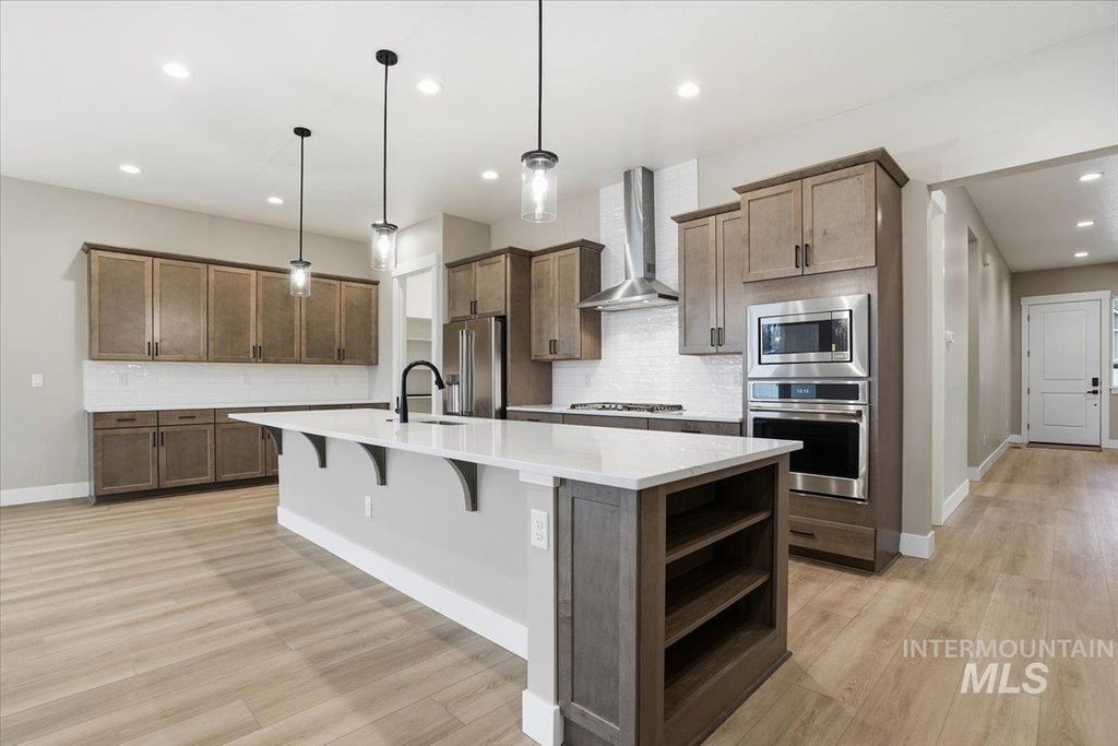 Photo of 857 N Falling Water Way, Eagle, ID 83616 (MLS # 98972621)