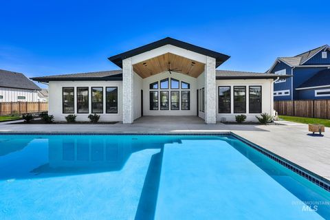 Photo of 7906 W Heugh Ln, Eagle, ID 83616 (MLS # 98980021)