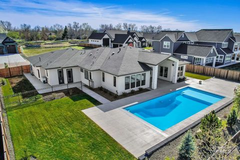 Photo of 7906 W Heugh Ln, Eagle, ID 83616 (MLS # 98980021)