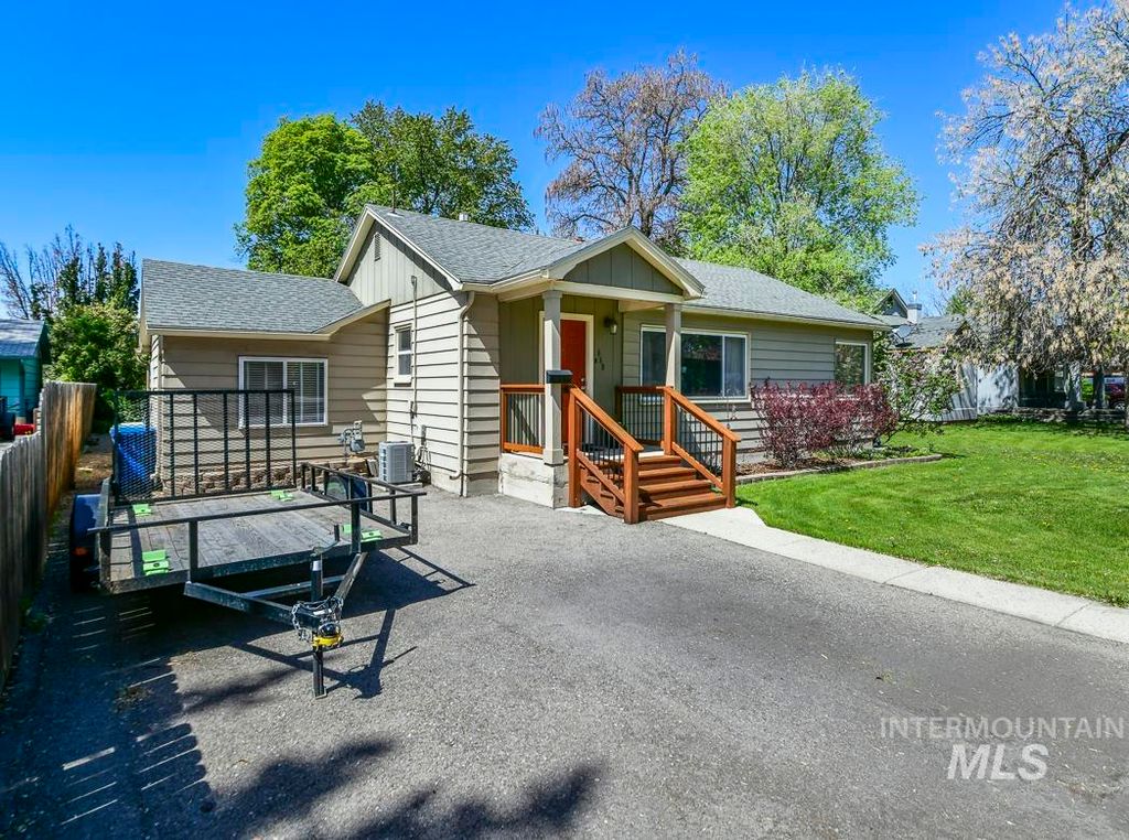 Photo of 223 S Eagleson Rd, Boise, ID 83705 (MLS # 98982998)