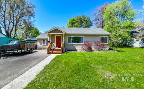 Photo of 223 S Eagleson Rd, Boise, ID 83705 (MLS # 98982998)