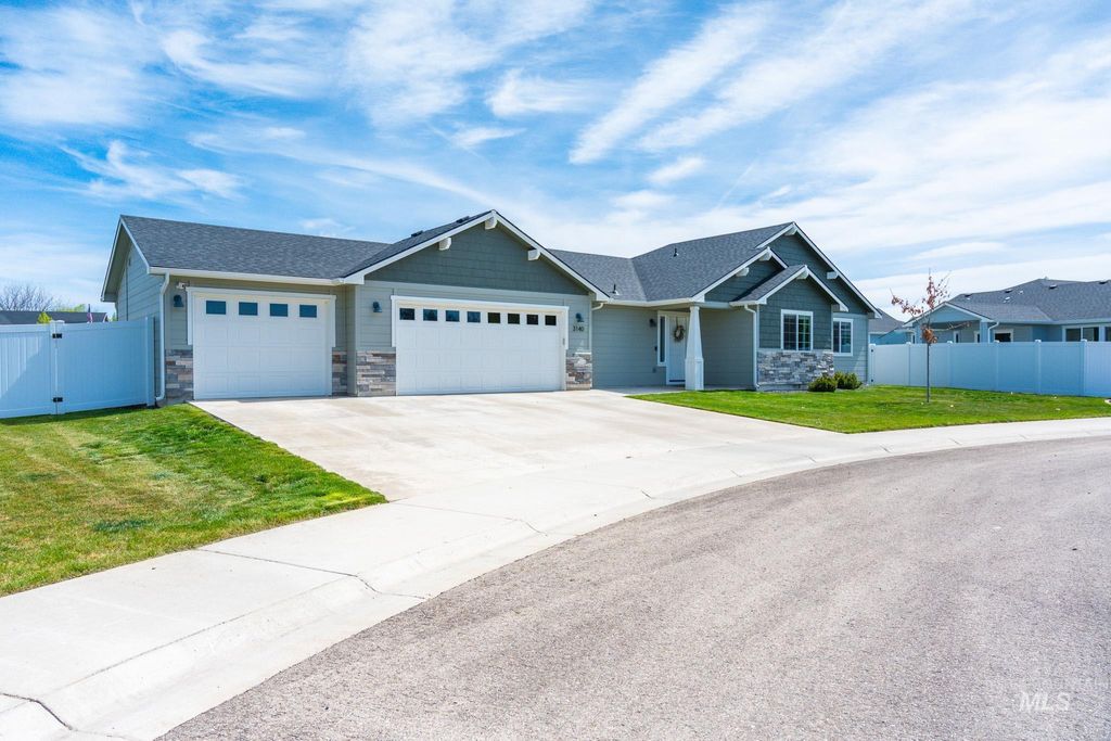 Photo of 3140 Nuno Dr, Fruitland, ID 83619 (MLS # 98981513)