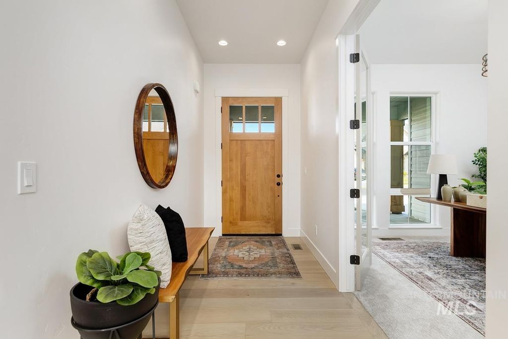 Photo of 14475 N Woodpecker Ave, Boise, ID 83714 (MLS # 98982138)