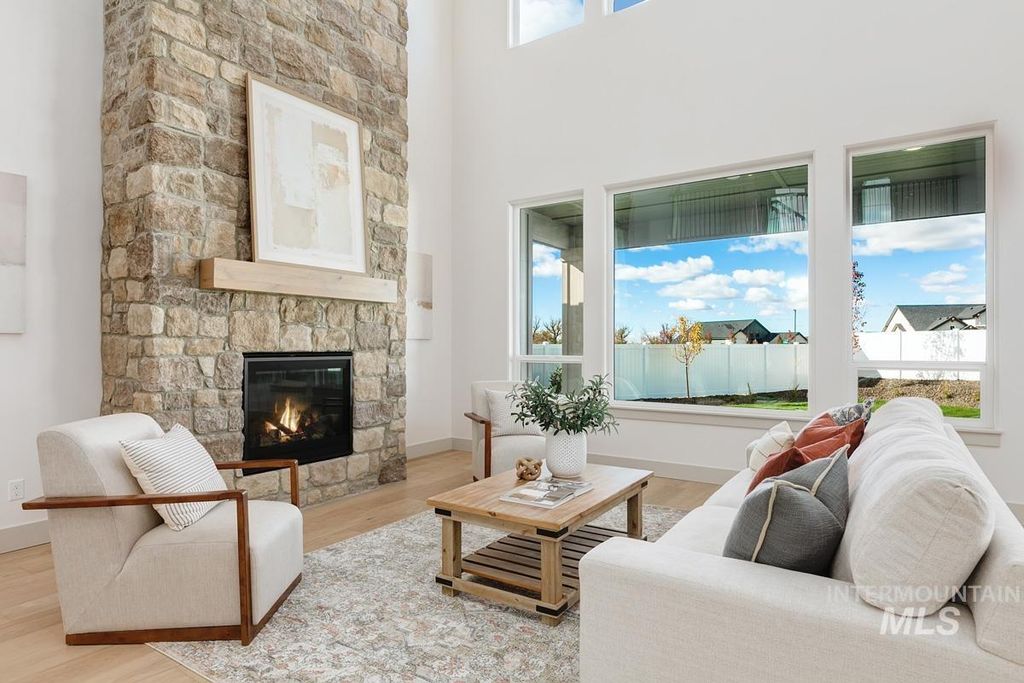 Photo of 14475 N Woodpecker Ave, Boise, ID 83714 (MLS # 98982138)