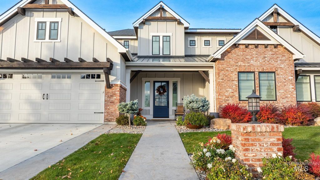 Photo of 1624 E Crowne Pointe Drive, Eagle, ID 83616 (MLS # 98971360)