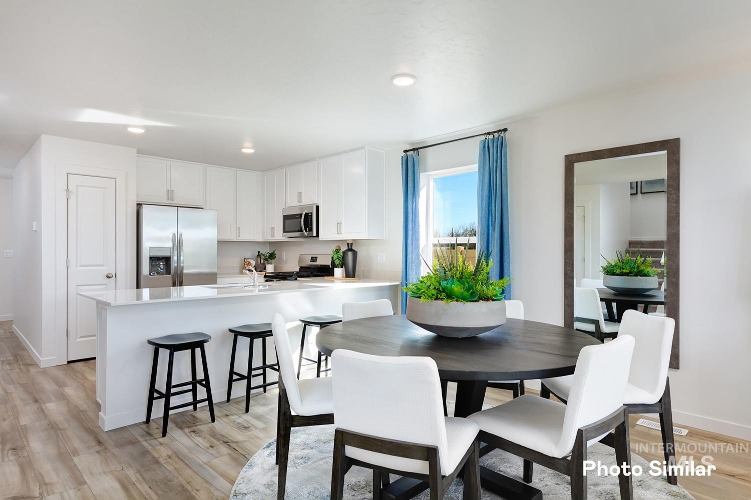 2524 W Pollinator Dr