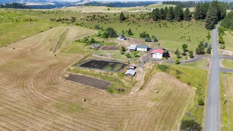 Photo of 137 Brotnov Road, Clearwater, ID 83552 (MLS # 98993058)