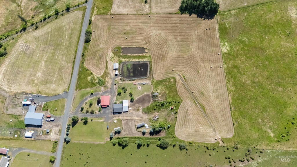 Photo of 137 Brotnov Road, Clearwater, ID 83552 (MLS # 98993058)