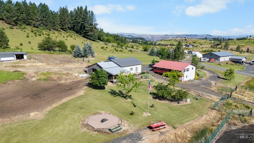 Photo of 137 Brotnov Road, Clearwater, ID 83552 (MLS # 98993058)