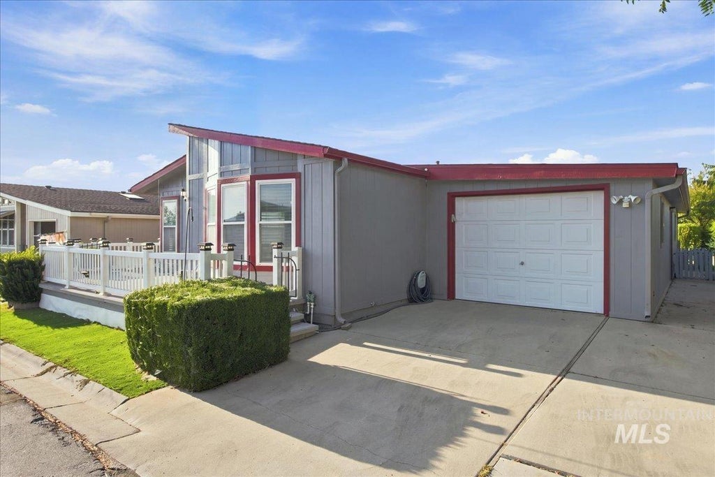 Photo of 1907 W Flamingo Ave #85, Nampa, ID 83651 (MLS # 98998039)