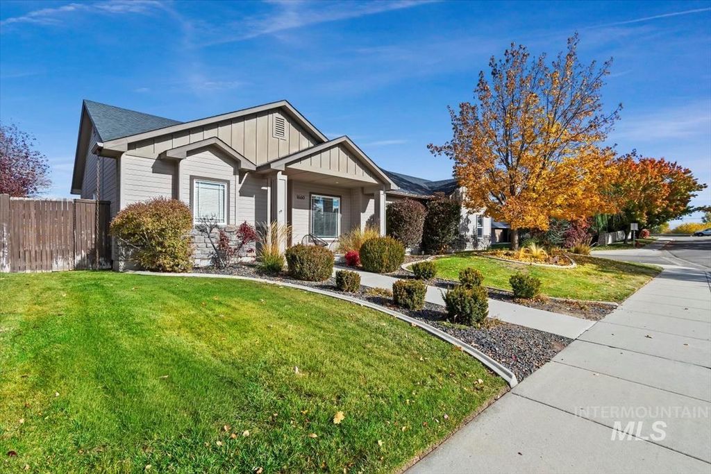 Photo of 1660 W Tumble Creek Drive, Meridian, ID 83646 (MLS # 98970793)