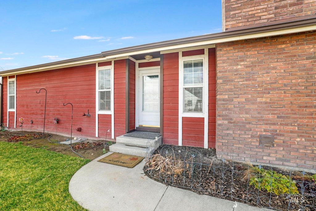 Photo of 388 Heyburn Ave, Twin Falls, ID 83301 (MLS # 98977225)