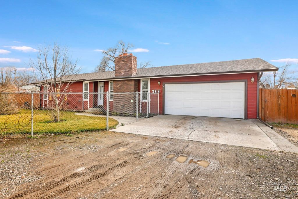 Photo of 388 Heyburn Ave, Twin Falls, ID 83301 (MLS # 98977225)