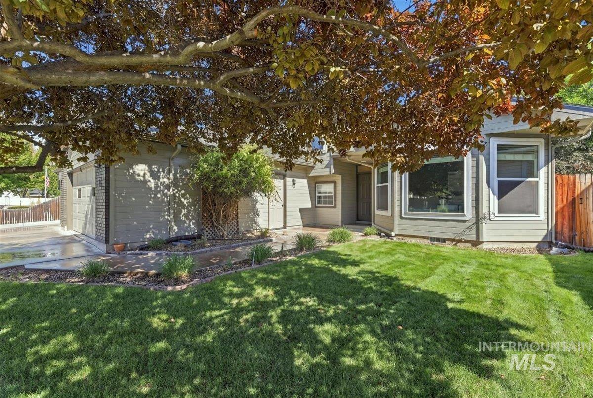 10032 W Pattie Dr