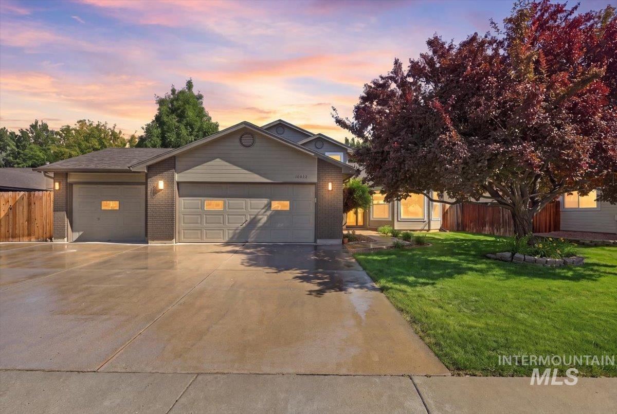 10032 W Pattie Dr