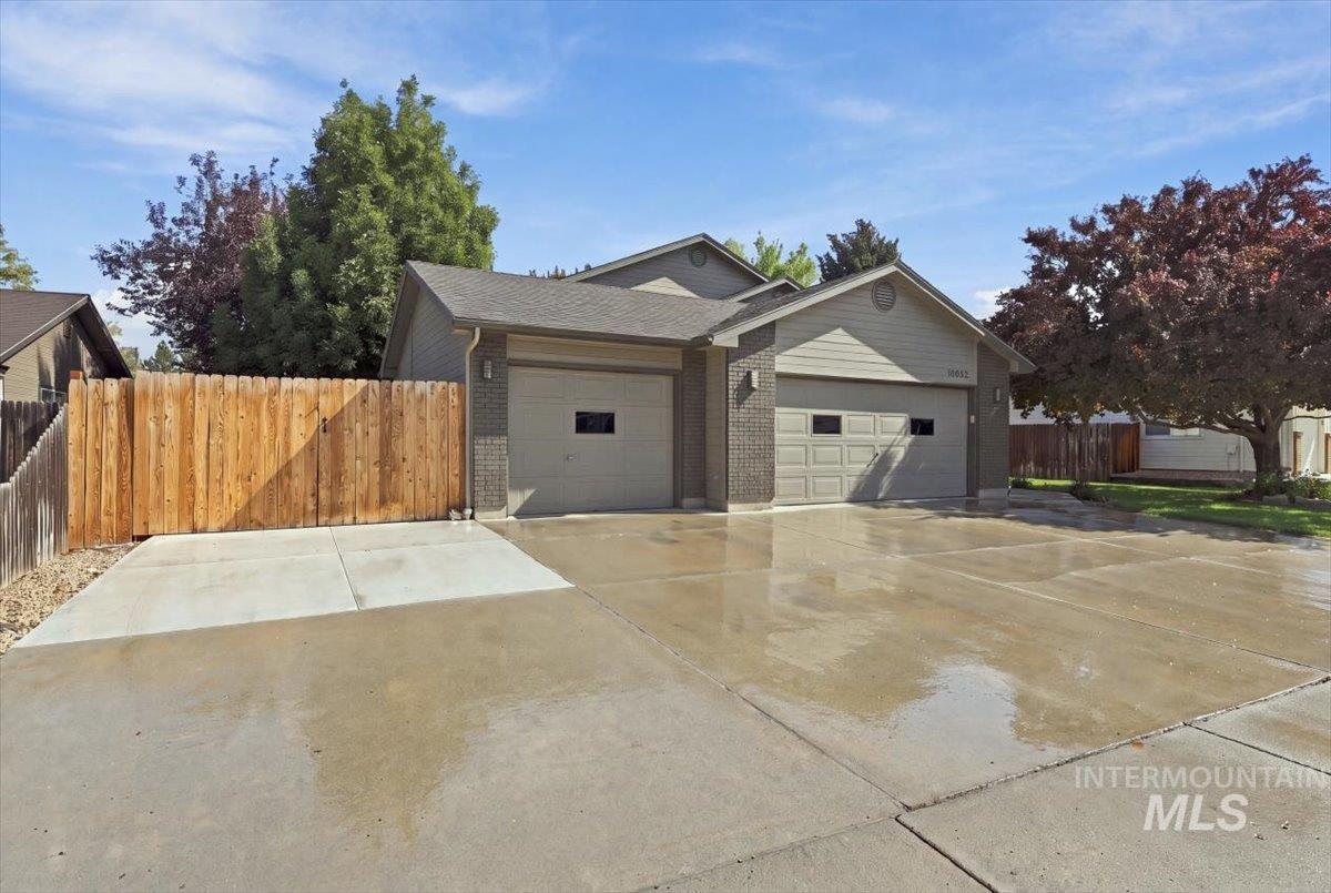 10032 W Pattie Dr