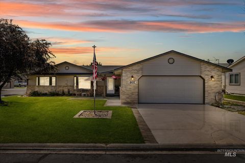 Photo of 1100 Burnet Dr #602 Dr, Nampa, ID 83651 (MLS # 98953416)